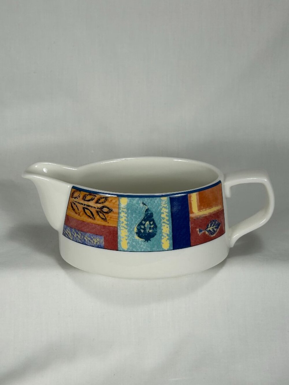Royal Doulton everyday TC1245 Trailfinder colorful gravy boat